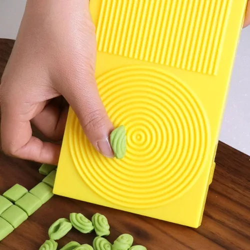 Vista 4 de Naysku Tabla de pasta de macarrones de espagueti, juego de tablero multifuncional de ñoquis, kit de molde de pasta hecho a mano, suplemento