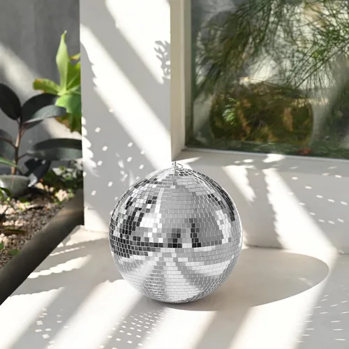 Vista 17 de Yescom Juego de 8 bolas de discoteca de 7/12/16/20/24 pulgadas, bolas de espejo surtidas, decoración de vidrio para colgar para fiestas de los años