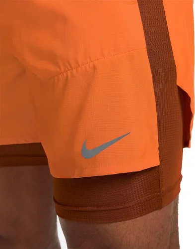 Vista 5 de Nike Dri-FIT Stride - Pantalones cortos de correr 2 en 1 para hombre de 7 pulgadas