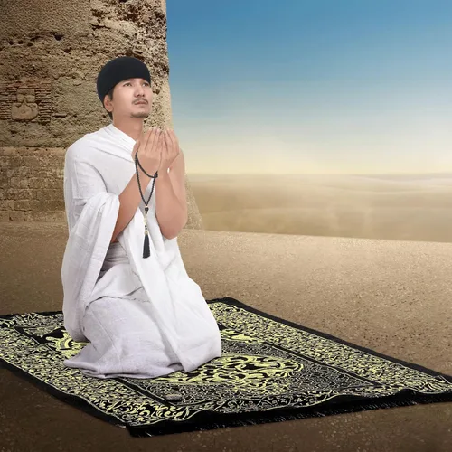 Vista 6 de Mindsoft 10 alfombras de oración musulmana islámica con sombreros Kufi, gorra de oración, cuentas de oración musulmanas Tasbih, brújula portátil