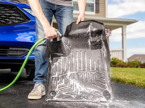 Vista 7 de WeatherTech TechCare - Kit de limpiador/protector para revestimientos de suelo y tapetes