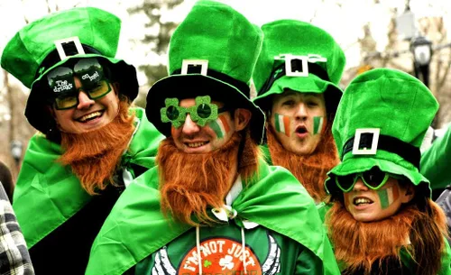 Vista 6 de Gafas de sol verdes para el día de San Patricio, trébol irlandés, trébol de cuatro hojas, lentes verdes, lentes para fiesta de disfraces