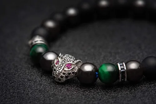 Vista 4 de Karseer Pulsera con dije de pantera negra, cristales de piedra natural y hematita magnética, regalo de joyería de animales espirituales para hombres