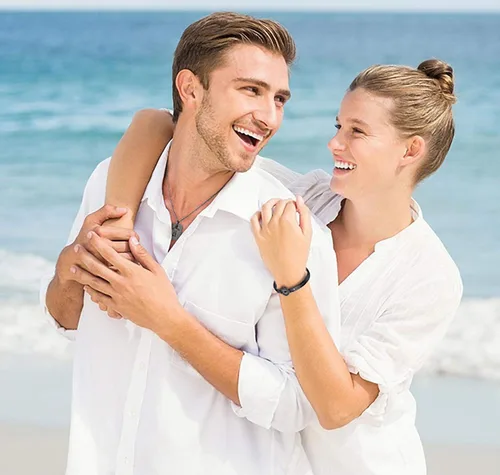 Vista 2 de MYNENEY Juego de pulsera con cerradura y llavero para parejas, brazalete de corazón de acero inoxidable para hombres y mujeres, regalo romántico