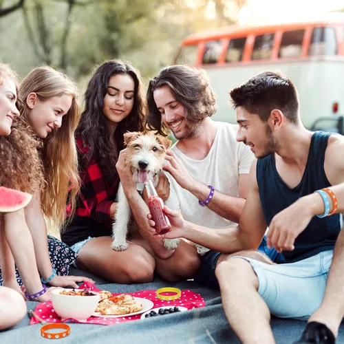 Vista 4 de Gejoy Sumind - 48 pulseras de goma con estampado de patas, recuerdos de fiesta de perro, multicolor