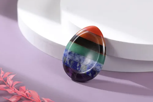 Vista 4 de Jovivi Piedra de preocupación del pulgar para la ansiedad, 7 cristales de chakra, piedras curativas ovaladas, piedra de palma pulida, cristal