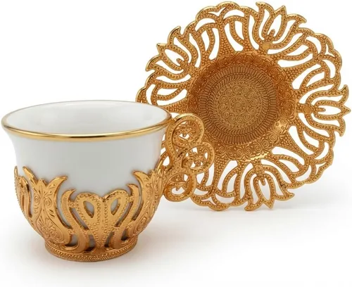 Vista 6 de Alisveristime Juego de tazas de café turco, porcelana blanca y metal de zinc con motivos turcos, 6 tazas y platillos (dorado)