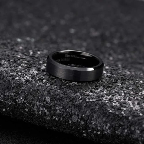 Vista 2 de King Will - Anillo de boda de tungsteno para hombre, disponible en 6mm a 10mm, negroplata, acabado mate, borde pulido biselado, ajuste cómodo