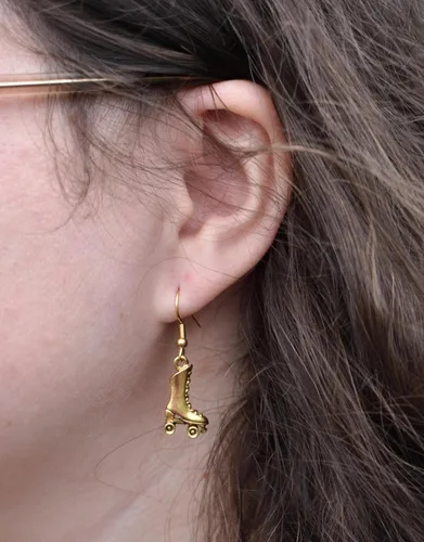 Vista 2 de Roller Skate Earrings in 24K Gold Plated Pewter Roller Skate Earrings. Roller Skate Gifts.