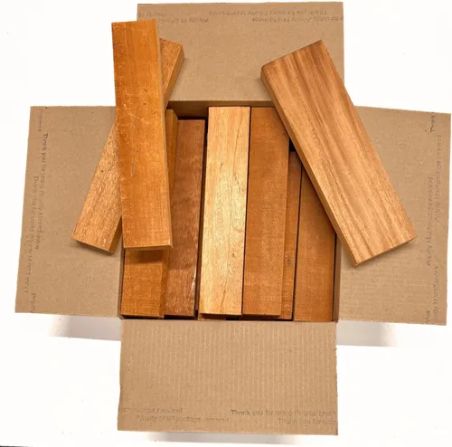 Vista 3 de Exotic Wood Zone 's Scarp Wood Cut Offs Box de caoba Chatarra de madera para tallar rollos de madera corta Tablas de madera