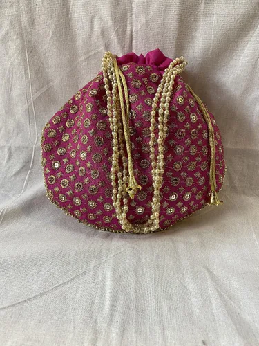 Vista 3 de Bolso de mano con asa de perlas de Batwa, diseño étnico indio, para mujer