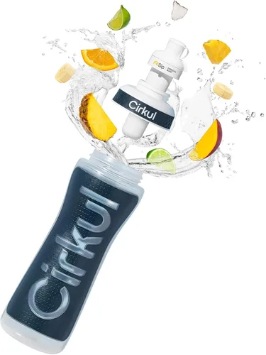 Vista 10 de Cirkul Botella de agua exprimible de plástico negro de 22 onzas con agarre y tapa deportiva, sin BPA, diseño antideslizante para gimnasio, ciclismo