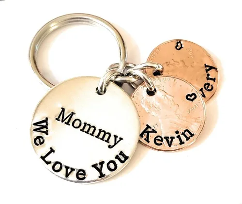 Vista 3 de Tucker's Trinkets And Treasures Personalized Bar, We Love You Key Chains, Gift for Mom, Gift for Dad, Family Names