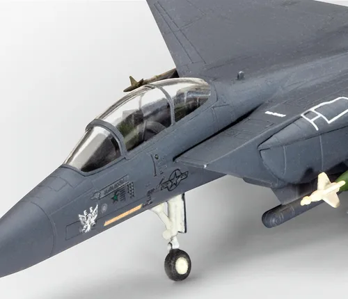 Vista 4 de Revell Alemania 03972 1/144 F-15E Strike Eagle - Kit