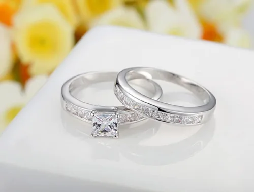 Vista 2 de LRGKMCWTOB Juego de anillos de compromiso de plata de ley 925 de 3 quilates con circonita cúbica transparente, anillo de regalo para mujer