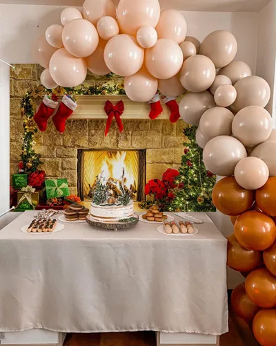 Vista 4 de Mocsicka Telón de fondo de chimenea de Navidad de 7 x 5 pies, caja de regalo de árbol de Navidad, botas rojas, fondo adornado, fondo de fotografía