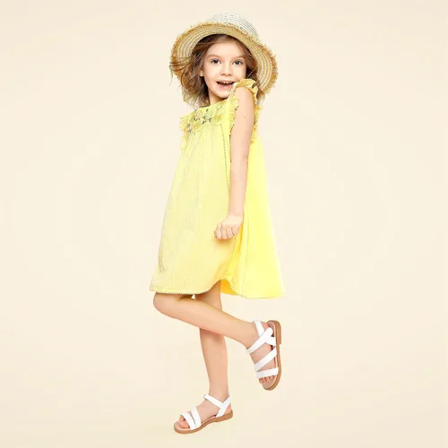 Vista 2 de PANDANINJIA Sandalias de verano para niñas Monica con punta abierta, zapatos planos de vestir para niños pequeños y grandes