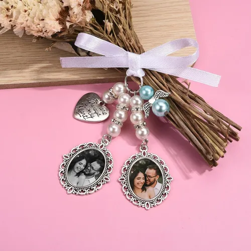 Vista 4 de Abalorios personalizados para ramo de boda, dije de foto de encaje con texto en inglés "You Are Always in My Heart" para decoración de fiesta nupcial