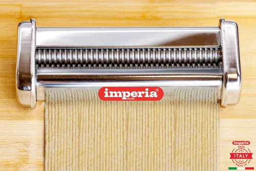 Vista 2 de Imperia Accesorio para cortador de pasta de espaguetis (0.079 pulgadas), 100% fabricado en Italia, construcción de acero inoxidable resistente