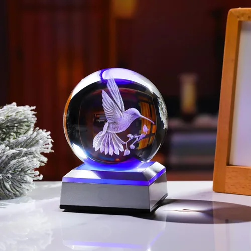 Vista 7 de Bola de cristal 3D grabada con colibrí en 3D con base LED colorida, esfera de vidrio de 8 cm, ideas para decoración del hogar y regalos para amigos
