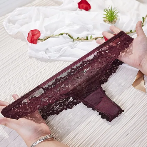 Vista 3 de MEIYATING Tangas de encaje de cintura baja para mujer ropa interior con espalda en V paquete de 5