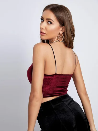Vista 2 de Floerns Camiseta básica de terciopelo con tirantes delgados y cuello en V para mujer