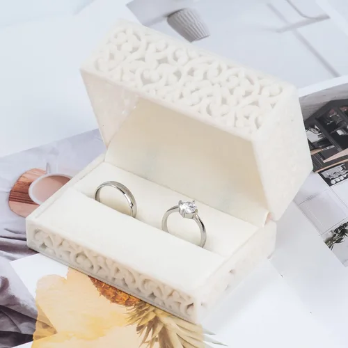 Vista 7 de Caja hueca de terciopelo para anillos de pareja, doble anillo, regalo de compromiso (beige)