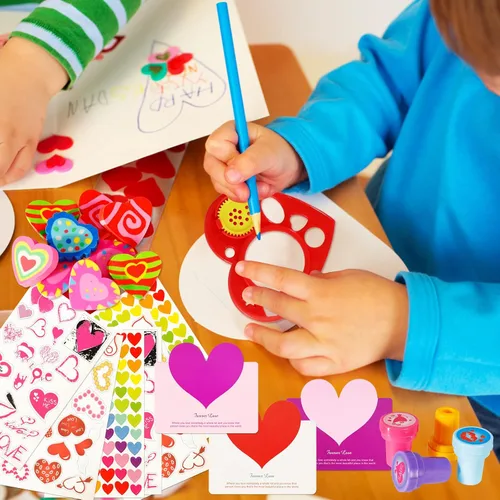 Vista 6 de Thuodo 156 piezas de juguetes surtidos para el día de San Valentín, regalos de intercambio de aula, mini calcomanías, sellos, premios de fiesta