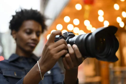 Vista 10 de Nikon Z 6II con lente de zoom Versátil cámara híbrida de fotograma completo sin espejo para fotos/vídeo con lente de 24-70mm f/4 Modelo Nikon USA