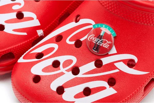 Vista 6 de Crocs Zuecos clásicos de Coca-Cola