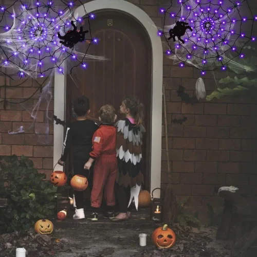 Vista 3 de Luces de telaraña de Halloween Decrations, 70 luces LED de telaraña para decoración de Halloween en interiores y exteriores, impermeables, luces LED