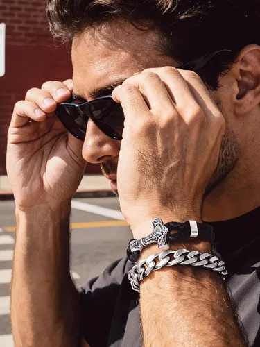Vista 6 de Bandmax Pulsera trenzada de cuero negro para hombre con colgante gótico punk, pulsera de cuero con hebilla de acero inoxidable, paquete de regalo