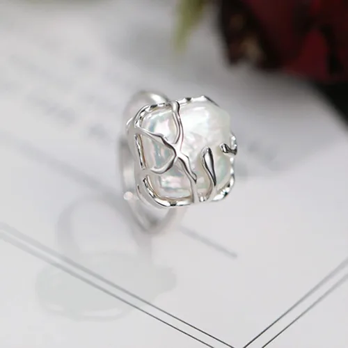Vista 2 de HETICA Anillo de plata de ley 925 con perlas irregulares, anillo de plata de ley 925, anillo de declaración de moda adecuado para mujer, regalo