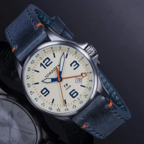 Vista 4 de Torgoen T9 Cream GMT - Reloj Pilot para hombre, cuarzo suizo, cristal mineral con correa de cuero azul, Azul Patchwork