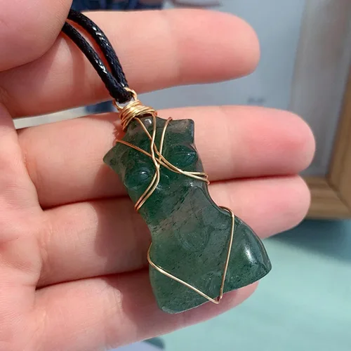 Vista 2 de Xuyuan Wire Wrapped Crystal Necklace Hand Carved Rough Stone Necklace Natural Crystal Pendant for Birthday Valentine's Day Gifts