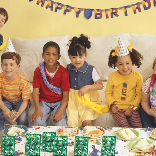 Vista 5 de Oringaga 50 bolsas de plástico con temática de fútbol, decoración de suministros para fiestas