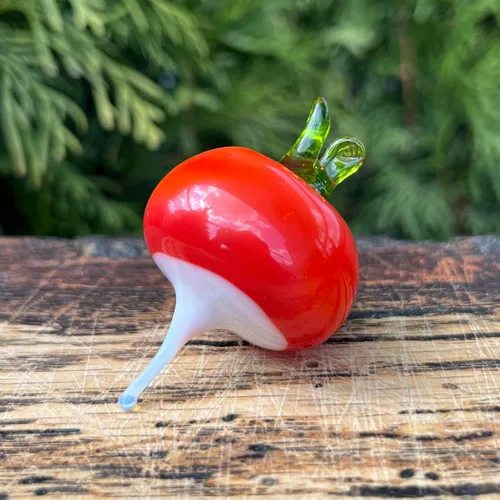 Vista 5 de Figura de rábano de vidrio – Escultura vegetal roja soplada a mano – Miniatura de vidrio fundido – Regalo único para el día del padre, decoración