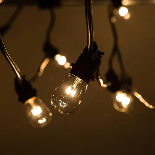 Vista 4 de Hometown Evolution, Inc. Cadena de luces comerciales E26 con cable de calibre 16 (S14 bombillas transparentes de 11 W, 100 pies 50 zócalos)