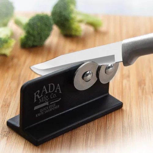 Vista 5 de Rada Cutlery Quick Edge - Afilador de cuchillos (R119), 3.5 x 2 pulgadas, ruedas de acero inoxidable, fabricado en Estados Unidos, paquete de 2