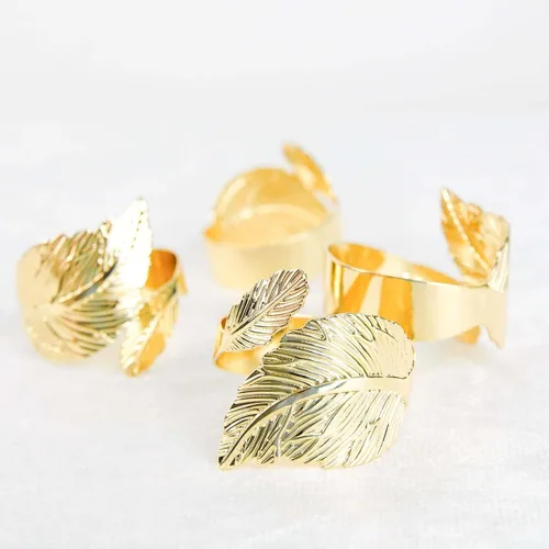 Vista 2 de Efavormart - Servilleteros de lino con hojas ornamentadas de oro metálico, paquete de 4