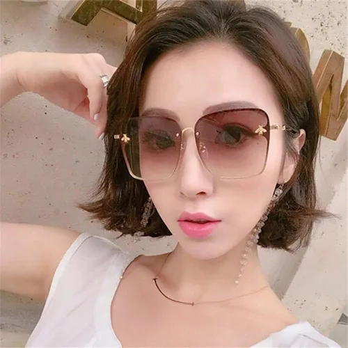 Vista 9 de CdyBox Gafas de sol de gran tamaño para mujer, gafas de sol cuadradas con abeja, regalos de moda