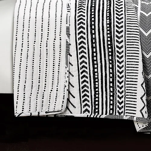 Vista 4 de Lush Decor Hygge Geo - Juego de ropa de cama de 3 piezas, diseño de rayas, tamaño king, negro y blanco