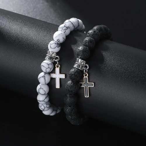 Vista 2 de Juego de pulseras de pareja con cuentas de roca de lava mate para mujeres y hombres, color negro y blanco de 8mm de howlita natural de piedra