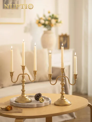 Vista 5 de NUPTIO Candelabros Gold Candelabros: Candelabro de latón con 3 brazos Juego de 2 velas cónicas para decoración de Navidad, chimenea, centros de mesa