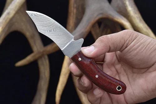 Vista 4 de Knives Ranch Cuchillo utilitario EDC hecho a mano, espiga completa, acero de damasco, mango de micarta de arpillera, funda de vaquero resistente