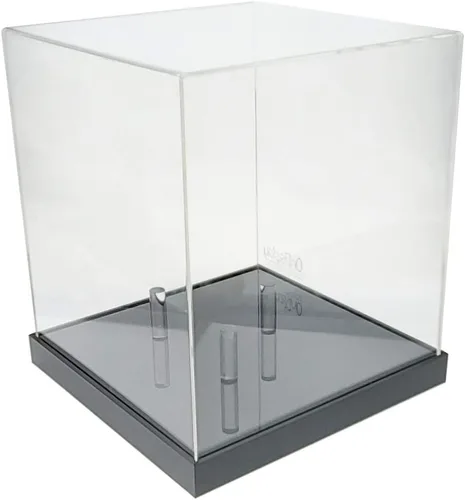 Vista 4 de OnDisplay Expositor de pelota de fútbol/voleibol con protección UV de lujo, base negra, diseño acrílico hecho a mano de lujo