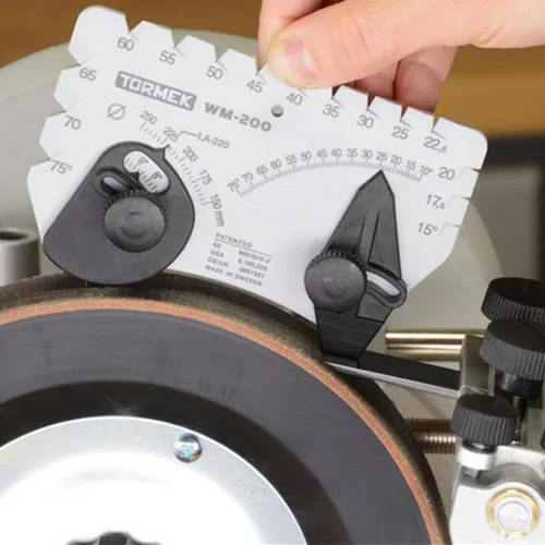 Vista 3 de Ajustador de ángulos para sistema de afilado Tormek WM-200 Angle Master. Establece el ángulo perfecto para afilar cuchillas. Funciona en sistemas