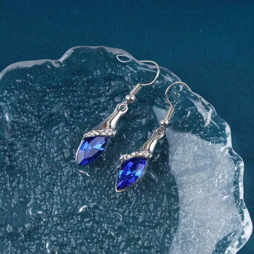 Vista 5 de Aretes colgantes de zafiro azul vintage, aretes de cristal de lágrima azul, aretes de gota de cristal de zafiro, aretes de gancho de topacio