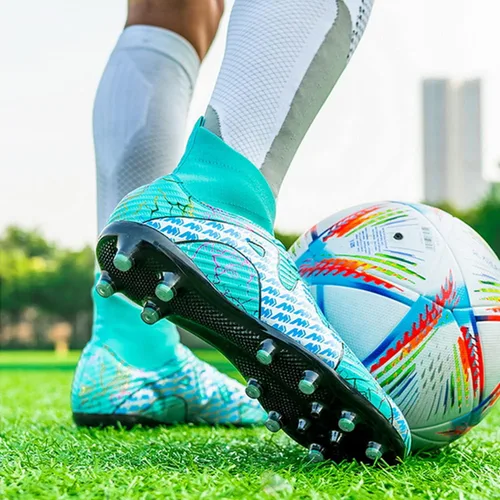 Vista 4 de Timarmtr Zapatos de fútbol para hombre, botas de fútbol para entrenamiento profesional, para interiores y exteriores, zapatillas de deporte de caña