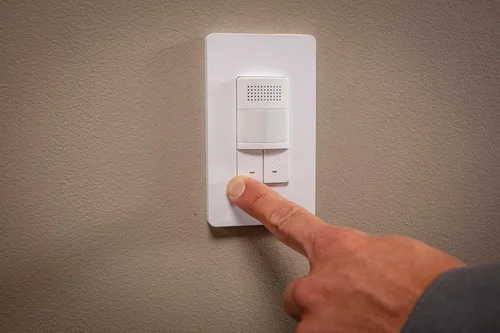 Vista 2 de Square D by Schneider Electric Square D X Series PIR Interruptor de luz con sensor de ocupación/vacante, 10 amperios, negro mate (SQR73101BK)
